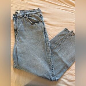 Abercrombie & Fitch Women’s Curve Love The Ankle Straight Jeans. Sz 18L